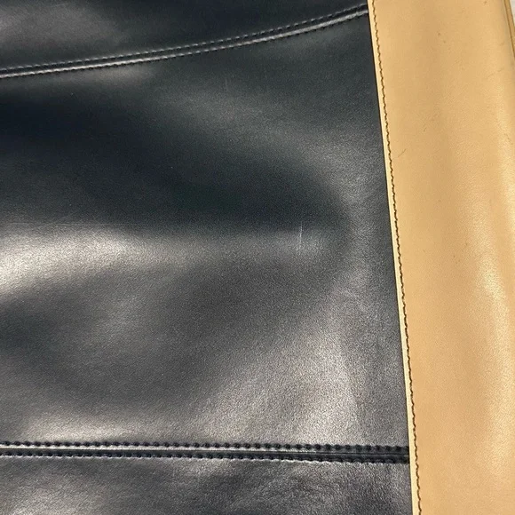 LIZ CLAIBORNE Black & Beige Small Woman's Bucket Tote Purse Handbag. - Picture 3 of 6